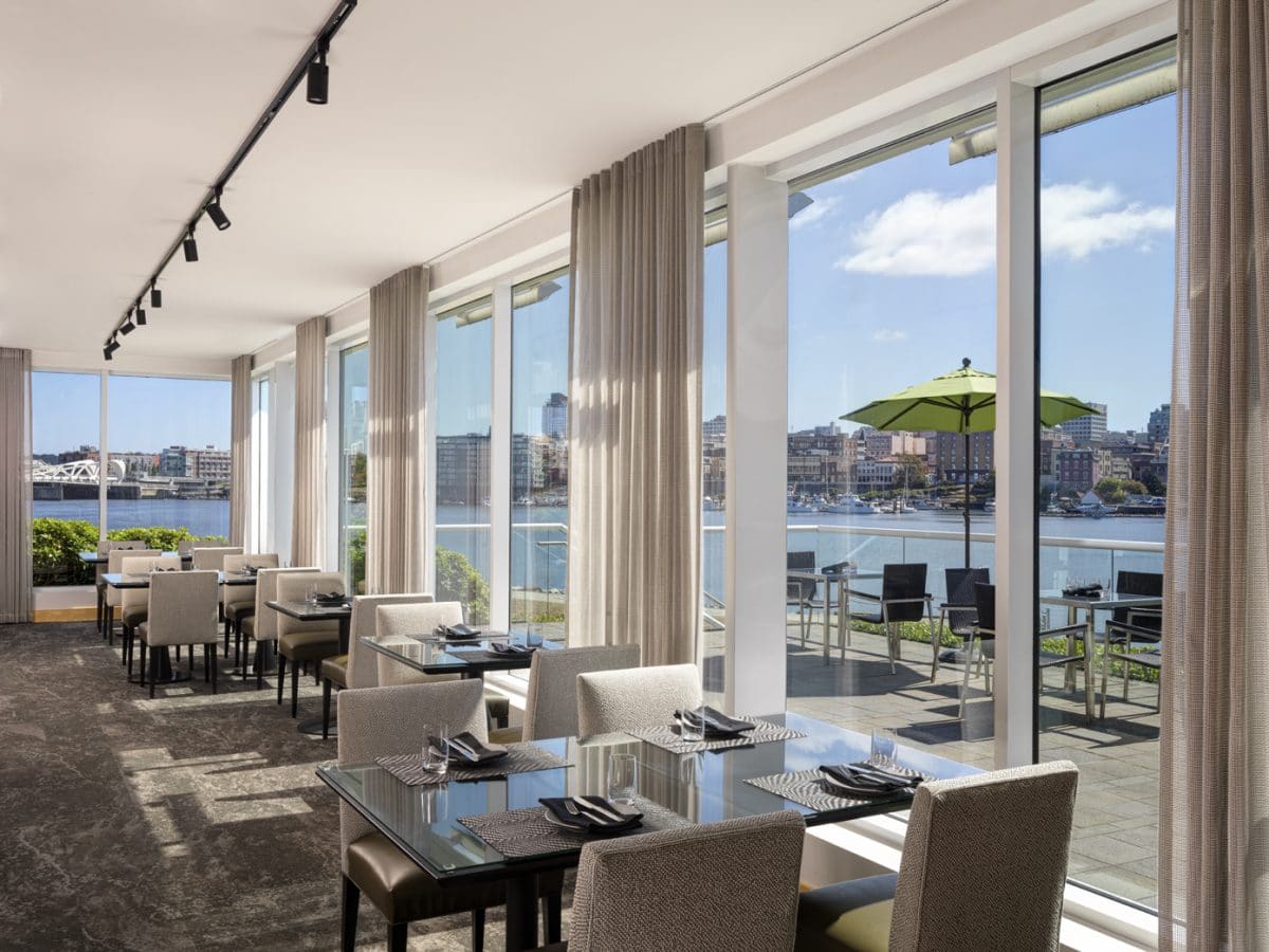 Aura_Restaurant_City-1200x900