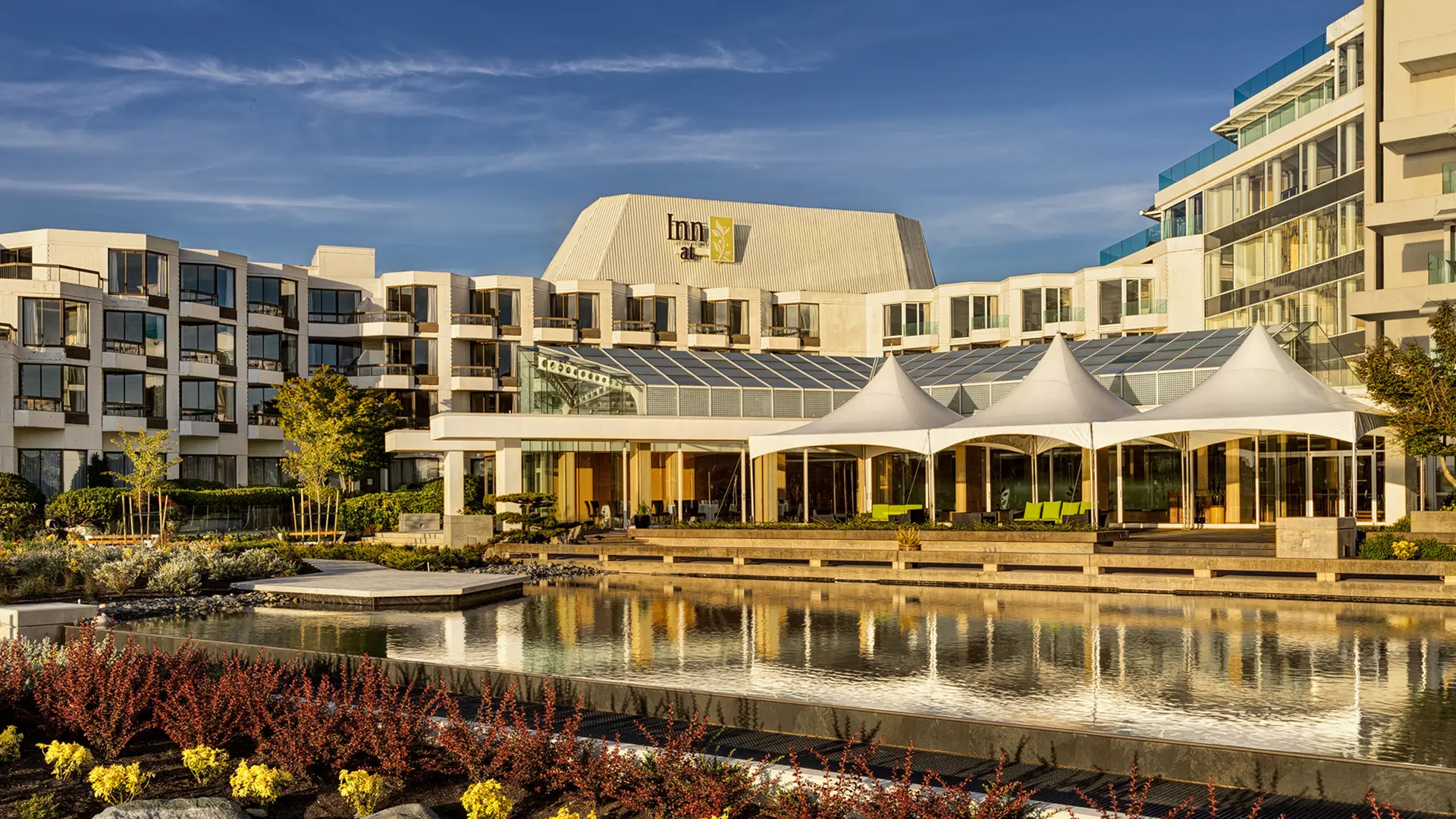 Inn-at-Laurel-Point-Reflecting-Pool-Evening-2020_35641104-C469-4E67-969BF9F7F32DC9BC_f5a68f26-cc08-4883-a91bc93d189c1b80 (1)